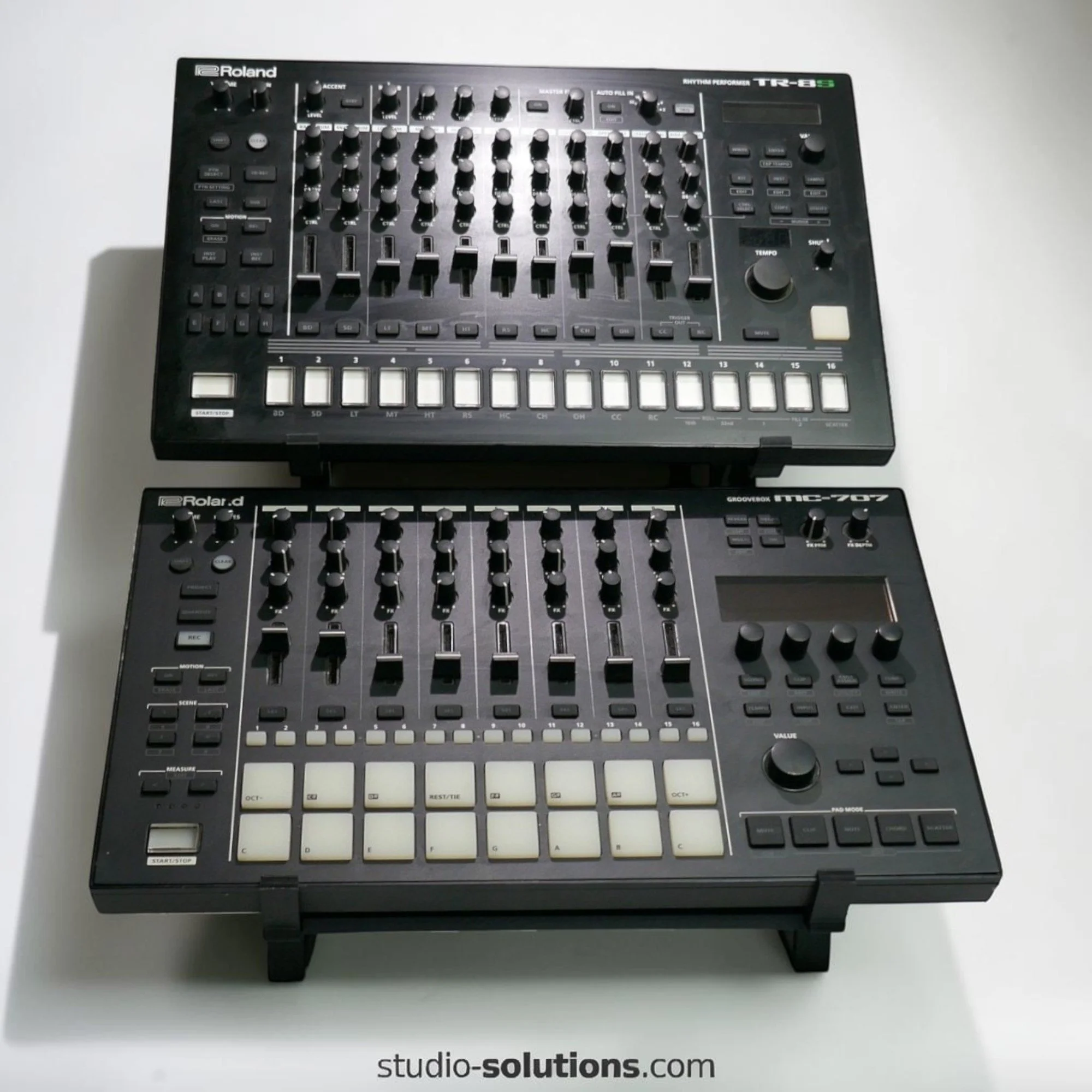 Roland AIRA TR-8 (606/707/727拡張サウンド付) Roland TR-8ドラム